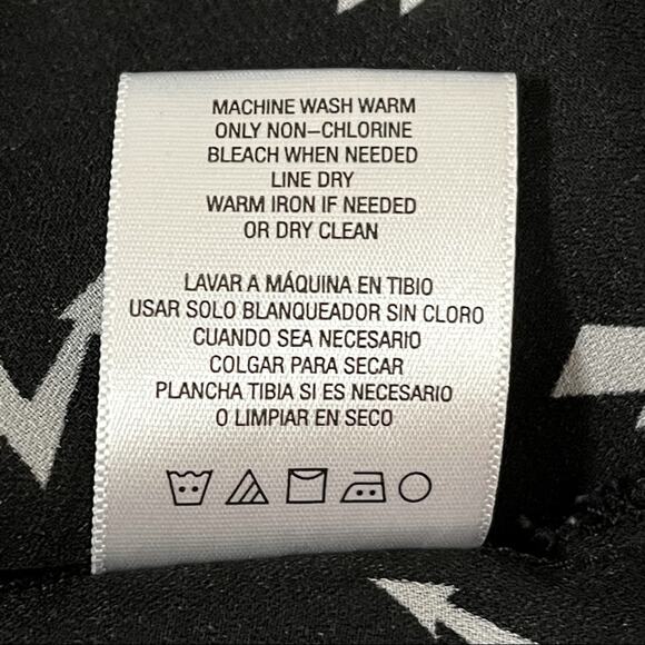 Bongo Black & White Lightning Bolt Print Sheer 3/4 Roll-Tab Sleeves Top - XS - Picture 11 of 12